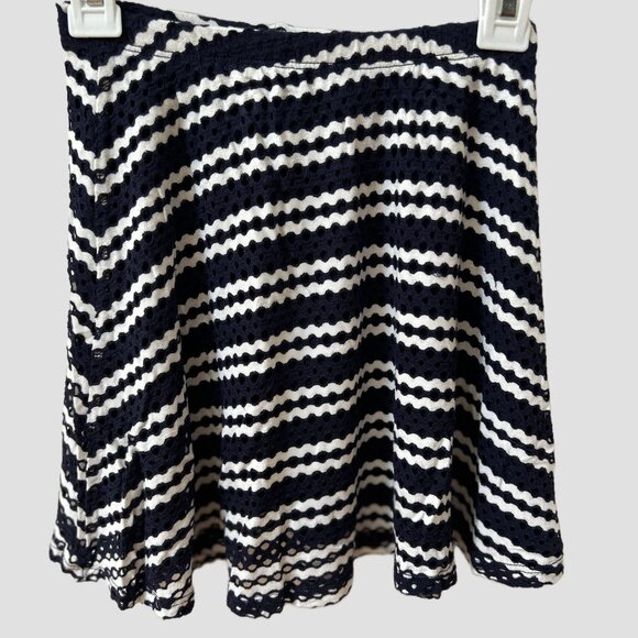 AQUA DARK NAVY & WHITE FLARED SKIRT SIZE GIRLS SIZE M - Picture 4 of 14